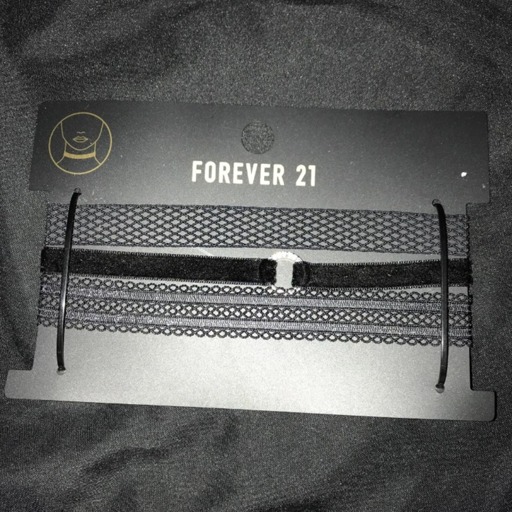 Forever 21 chokers